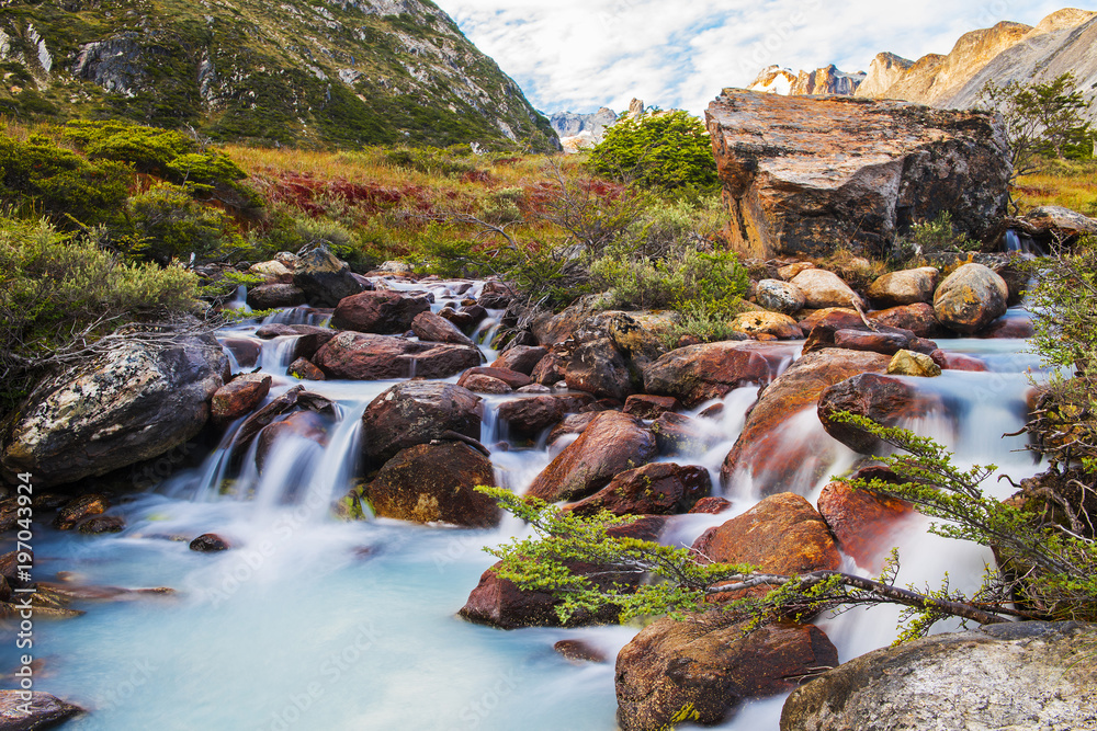 Naklejka premium River near Laguna Esmeralda in Tierra del Fuego