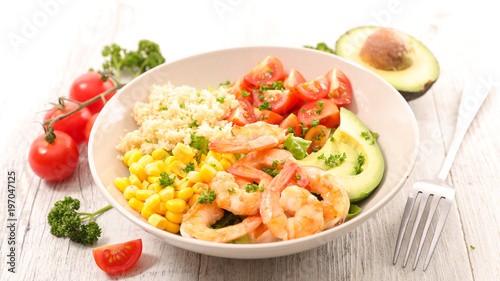mixed salad with shrimp