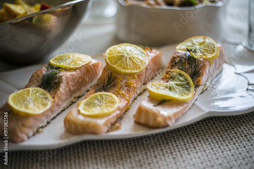 grilled salmon fillets with lemon and dill