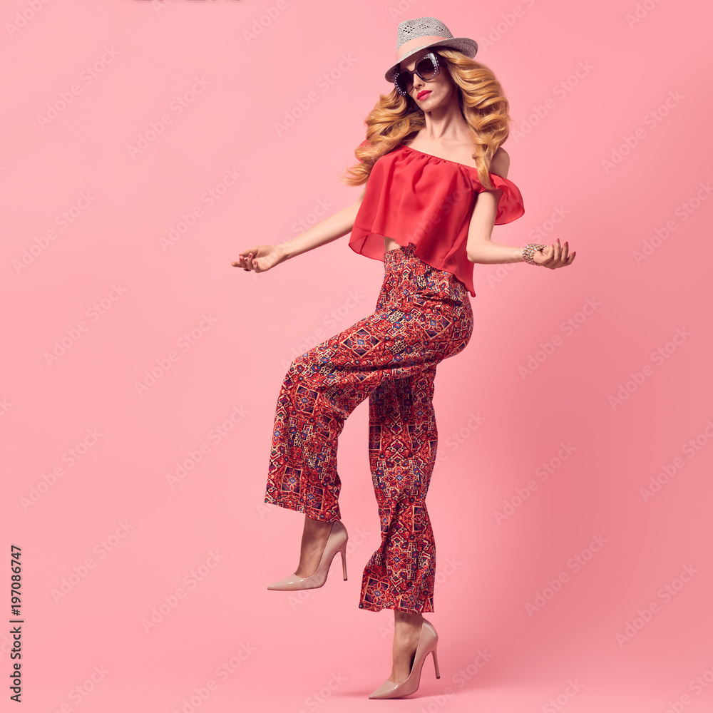 Fashion Glamour Beautiful Blond Lady. Fashionable Hairstyle, Luxury Trendy Sunglasses. Sensual Woman in Summer Stylish fashion Outfit, Heels. Young Playful female Model Girl. Art Studio Fashion Glamour Beautiful Blond Lady. Fashionable Hairstyle, Luxury Trendy Sunglasses. Sensual Woman in Summer Stylish fashion Outfit, Heels. Young Playful female Model Girl. Art Studio