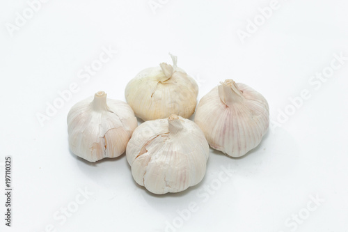 Fototapeta Naklejka Na Ścianę i Meble -  close up of garlic on white background