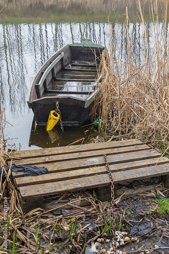 Naklejka premium wooden river boat