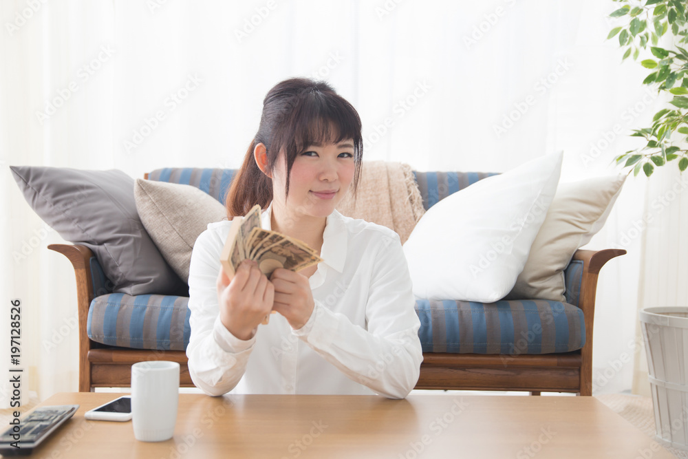 お金・女性・リビング お金・女性・リビング