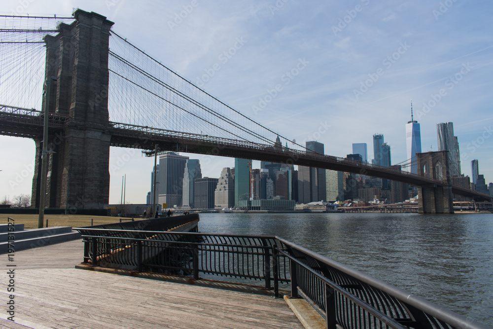 Obraz premium A view of Brooklyn Bridge and Manhatten