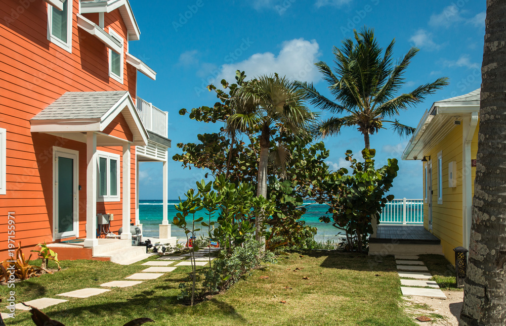 Fototapeta premium Colorful houses in Eleuthera Island, Bahamas