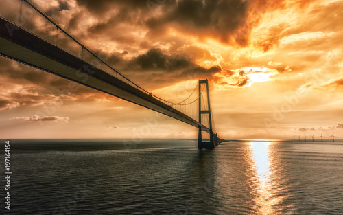 Fototapeta Naklejka Na Ścianę i Meble -  Øresund Bridge and sunset. 