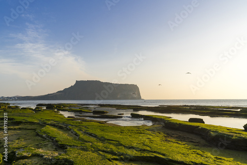 Wallpaper Mural 제주도 성산일출봉 Torontodigital.ca