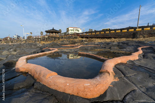 Wallpaper Mural 제주도 구엄리 돌염전 Torontodigital.ca