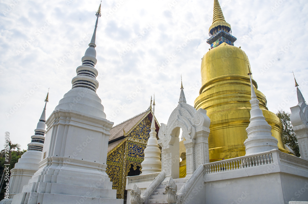 Fototapeta premium Wat Suan Dok Buddhist Temple In Chiangmai Thailand.
