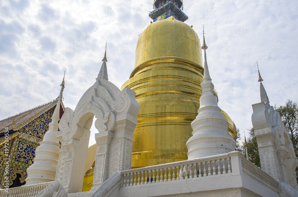 Fototapeta premium Wat Suan Dok Buddhist Temple In Chiangmai Thailand.