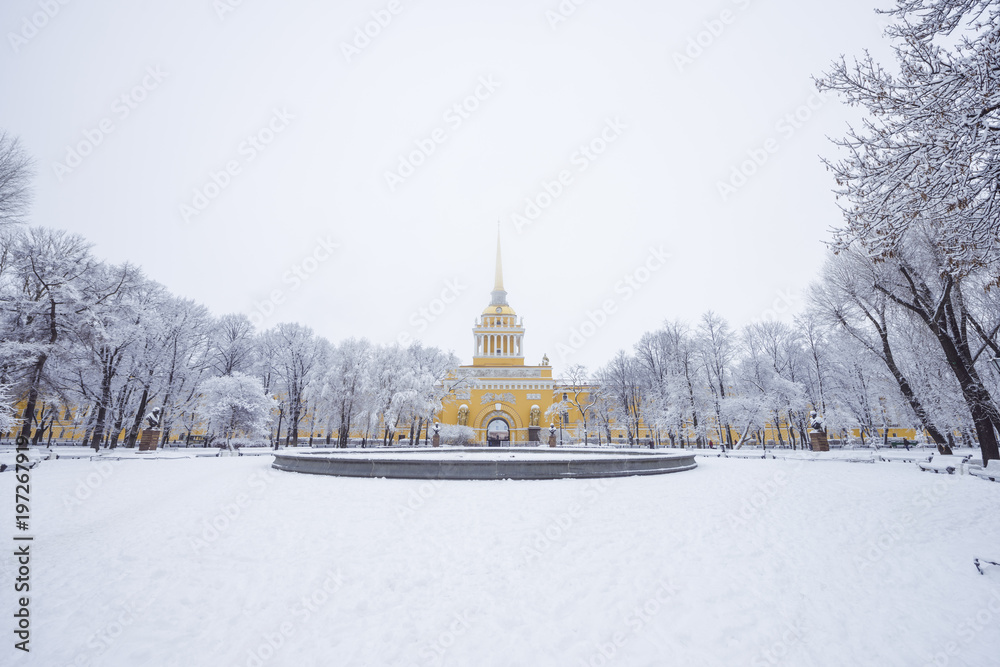 Naklejka premium St. Petersburg, the Admiralty building