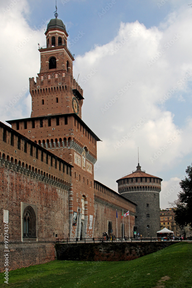 Castello Sforzesco a Milano: torre del Filarete e torrione del Carmine