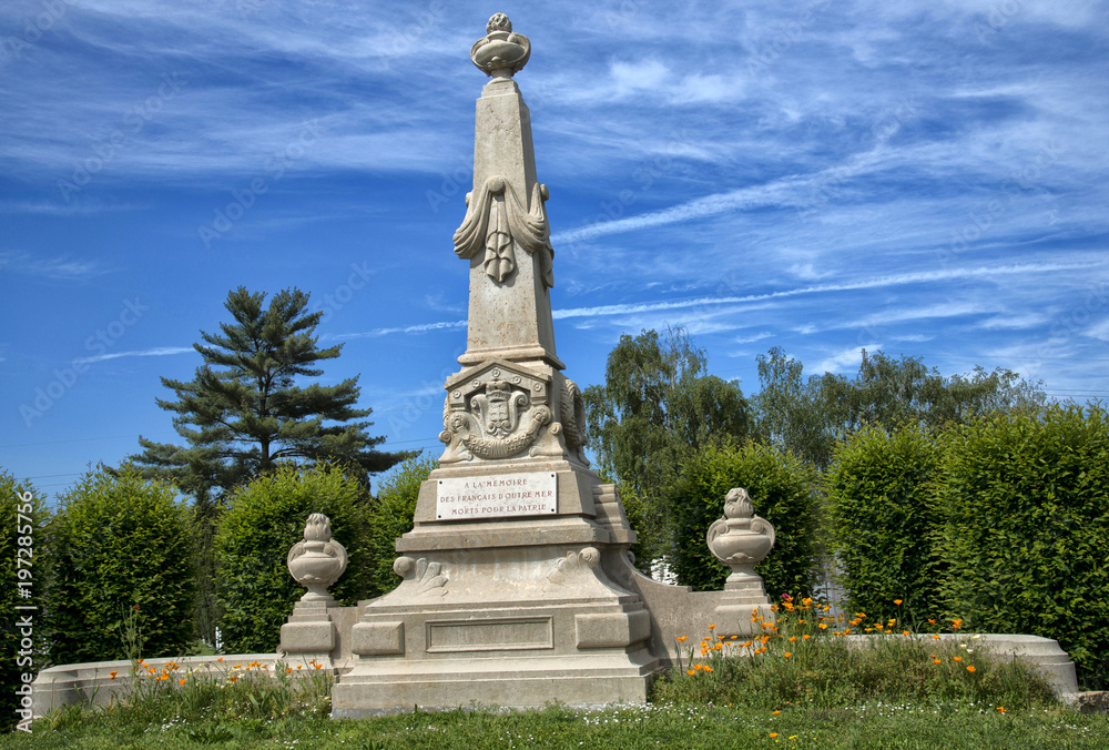 Monument funéraire à Bourg-en-Bresse, Ain, France