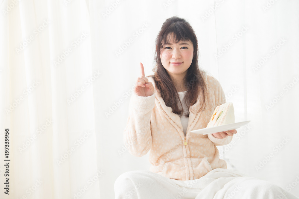 サンドイッチ・女性