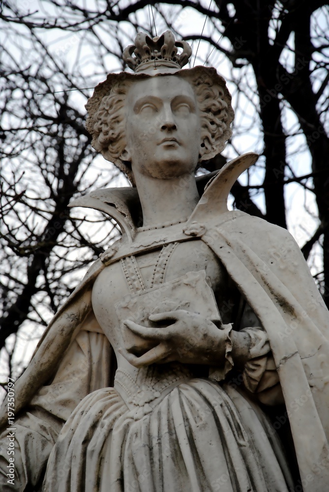 Fototapeta premium Marie Stuart (Mary, Queen of Scots) by Jean-Jacques Feuchère (1807-1852); one of the twenty marble statues of French queens and illustrious women in the public Jardin du Luxembourg, Paris