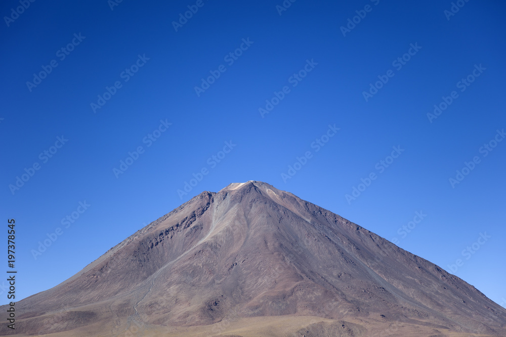 Licancabur volcano in Reserva Nacional de Fauna Andina Eduardo Avaroa in Bolivia