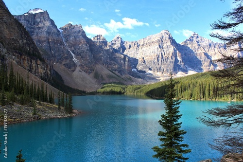 Fototapeta Naklejka Na Ścianę i Meble -  Lake Mountains Blue
