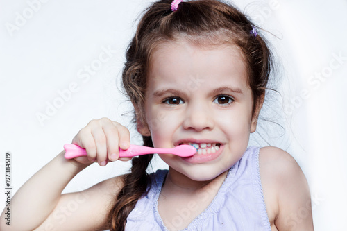 Dental care - little girl c...
