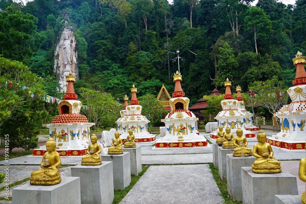 Naklejka premium Langkawi Lucky Tempel Wat Koh Wanararm Langkawi Bukit Putih - Jalan Air Hangat, Kuah, Langkawi, Malaysia 