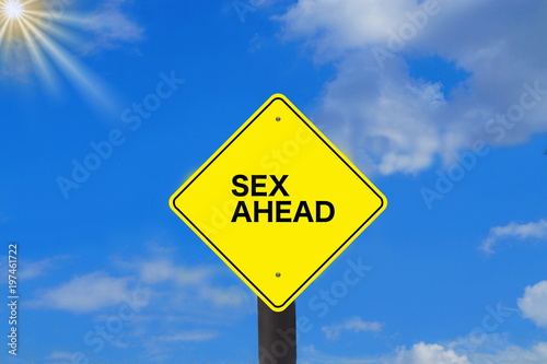 Ein Verkehrszeichen mit dem Hinweis auf Sex