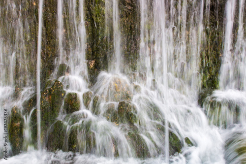 Abundante fuente de agua