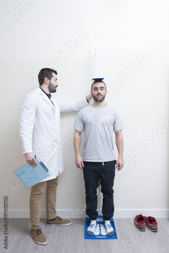 nutritionist measuring height