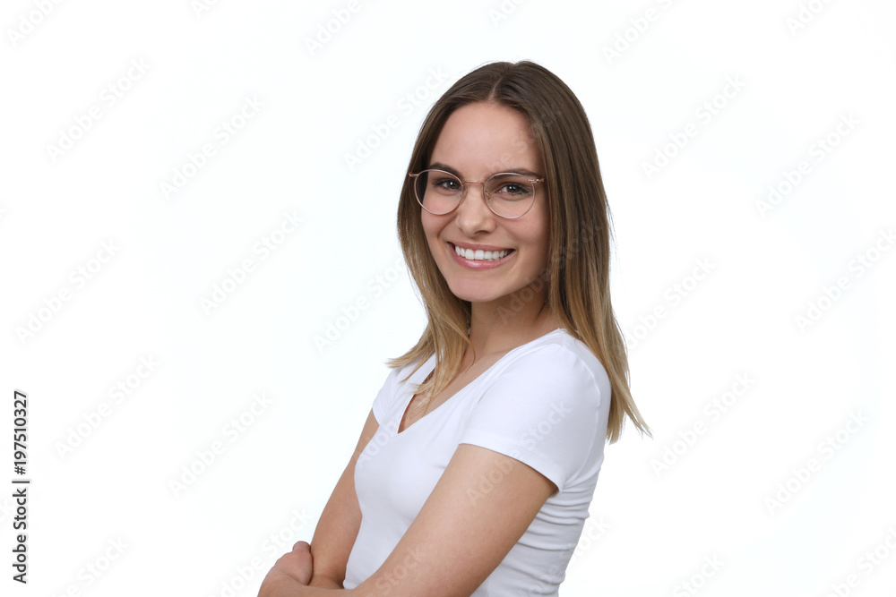 Hübsche Frau mit Brille lacht Hübsche Frau mit Brille lacht