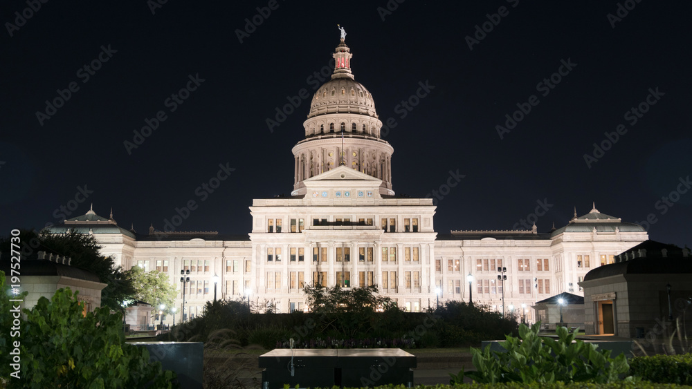 Fototapeta premium Over Night Grounds Landscape Texas State Capital Building Austin