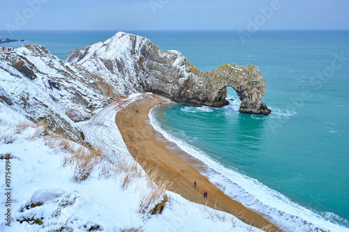 Fototapeta Naklejka Na Ścianę i Meble -  Durdle Door in the Snow