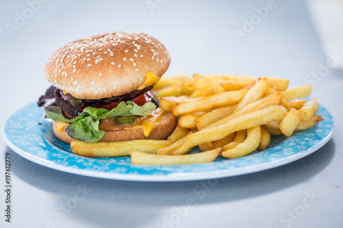 hamburger frite pour un repas rapide