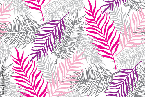 Hand drawn doodle palm leaves pattern
