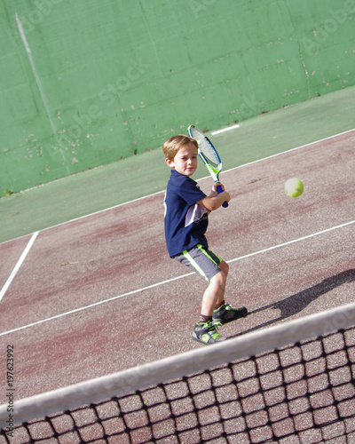 jeune tennisman © minicel73