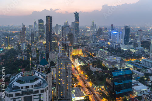 Bangkok vor Einbruch der Nacht