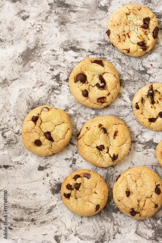 Fotografie Homemade thick and chewy chocolate chip cookies
