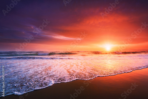 Fototapeta Naklejka Na Ścianę i Meble -  beautiful shore in beach at sunset