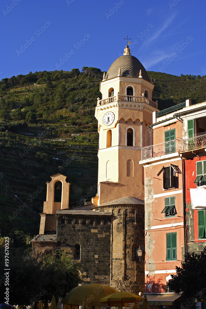 Fototapeta premium Cinque Terre, traditional Italian architecture