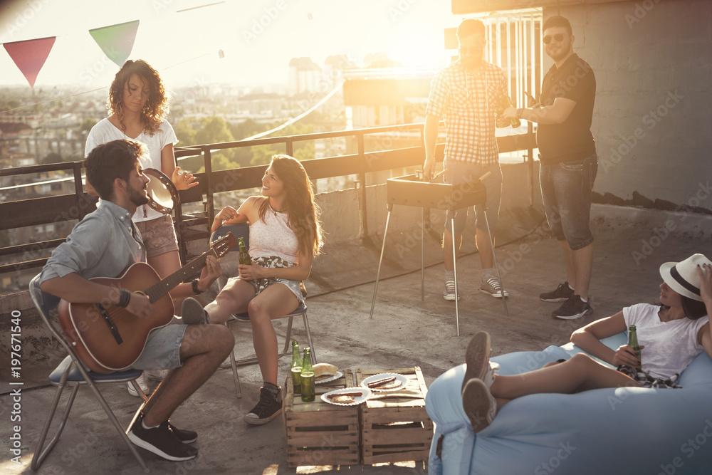 Rooftop barbecue - obrazy, fototapety, plakaty 