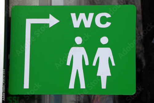 Obraz na płótnie Toilet around the Corner, WC um die Ecke, öffentliche Toilette w salonie
