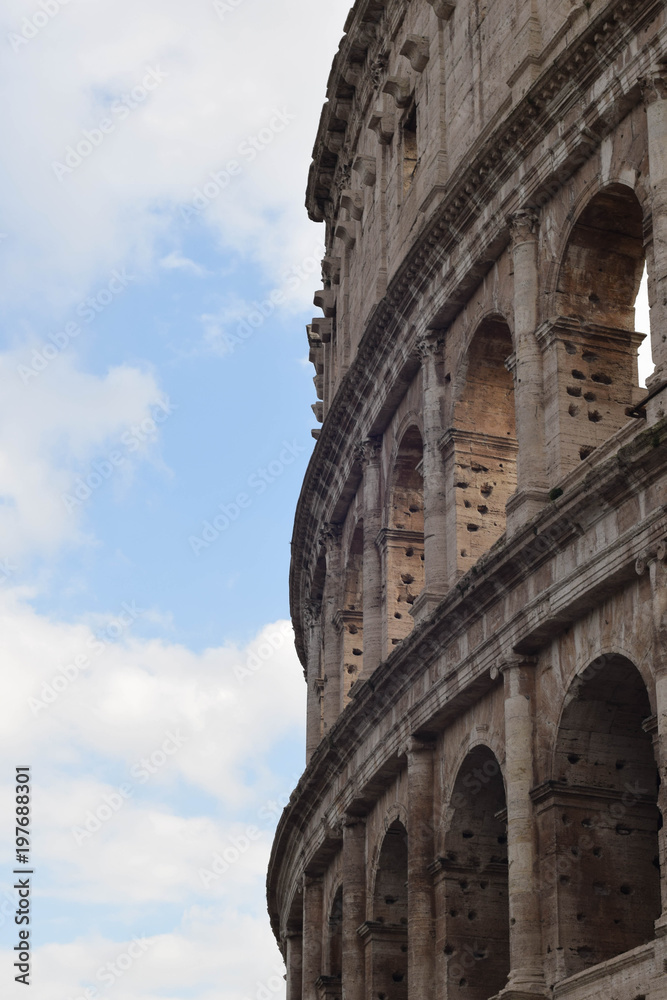 Colosseo a Roma- nicchioni - dettaglio