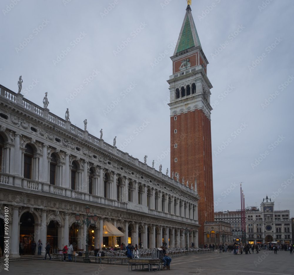 Venise, Italy - 03 10 2018: La place San Marco et la Tour Campanile vue depuis les quais