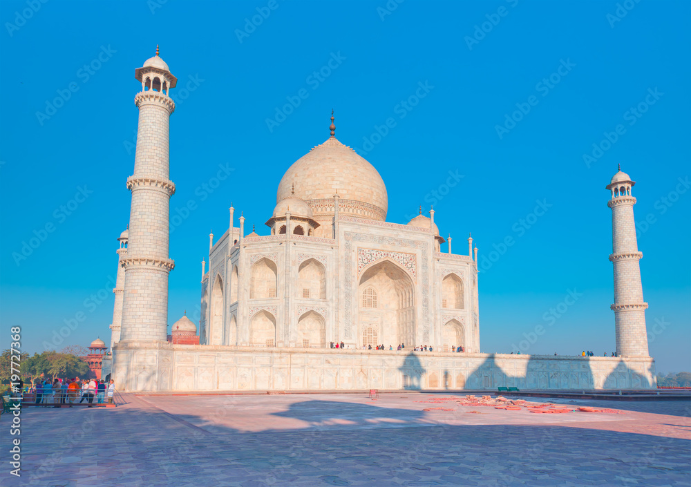 Naklejka premium Taj Mahal at sunset - Agra, India