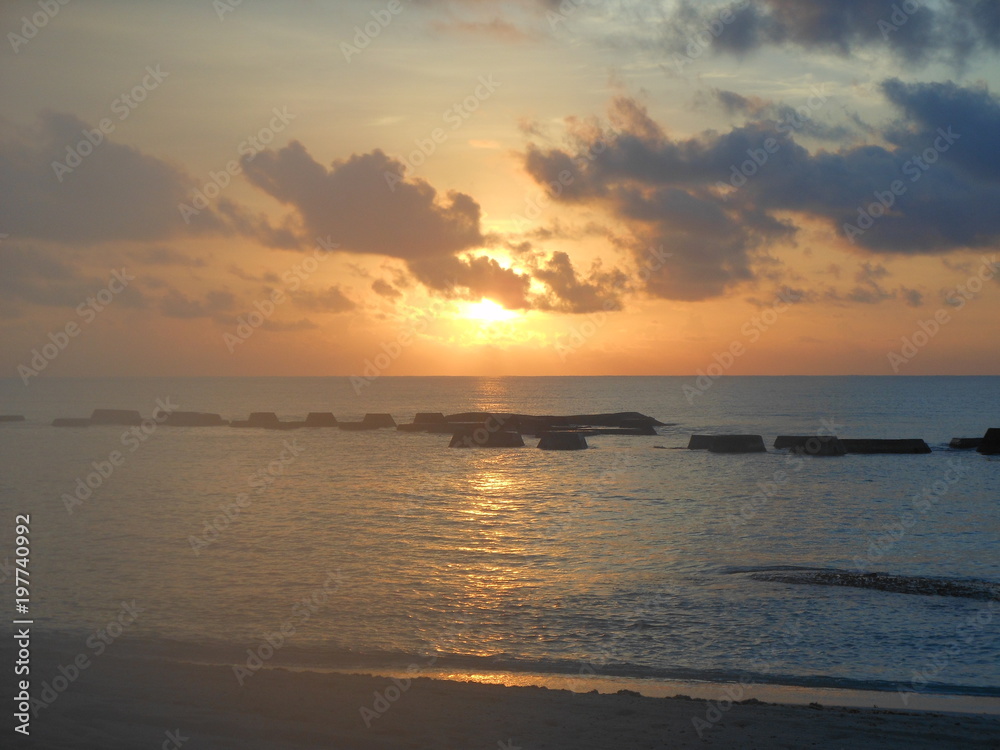 Obraz premium Ocean wschód słońca