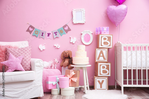 Beautiful decorations for b...