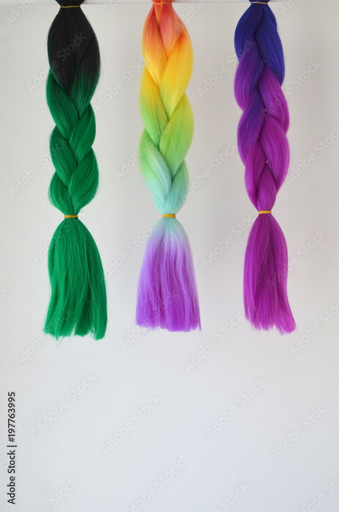 Канекалон. Цветные искусственные пряди волос. Материал для плетения косичек.