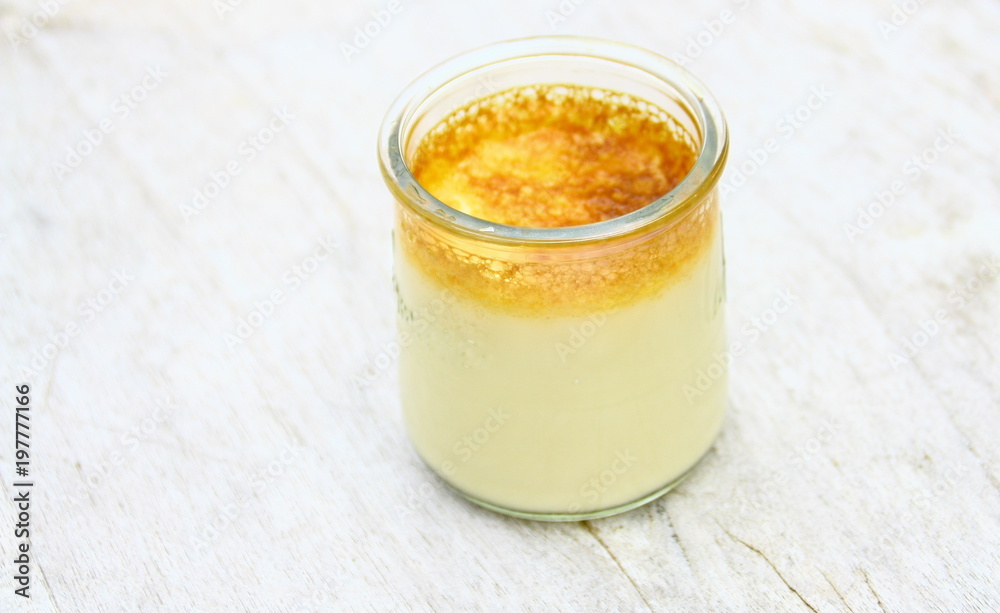 yaourt maison,crème vanille,caramel yaourt maison,crème vanille,caramel