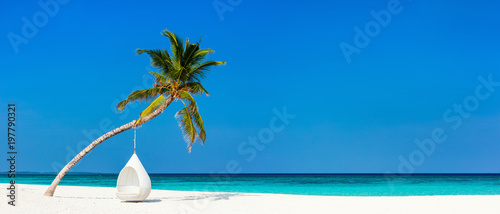 Fototapeta Naklejka Na Ścianę i Meble -  Beautiful tropical beach at Maldives