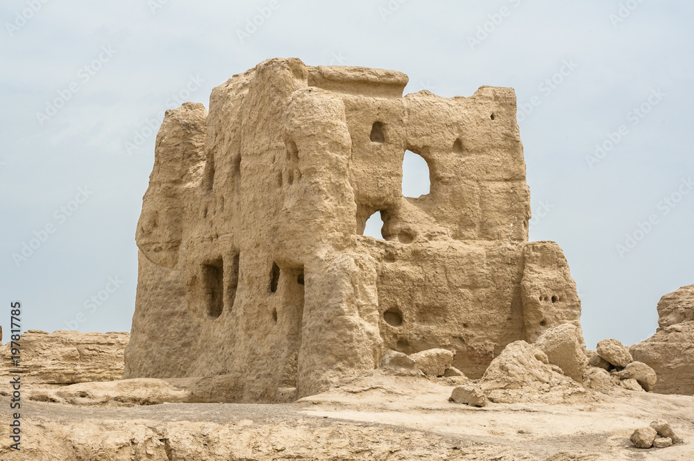 Jiaohe ruin, Turpan, Xinjiang of China, so far has been the history of 2300 years of vicissitudes of life. The ruin is the world's oldest, largest and best to protect the earth building city.