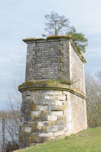 anciennes piles de pont