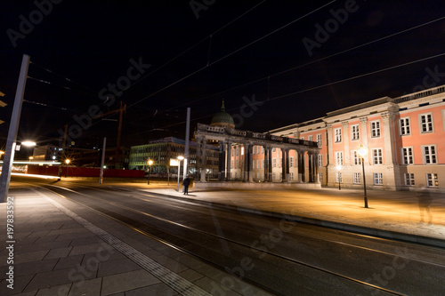 Historische Geb  ude in der Potsdamer Innenstadt bei Nacht