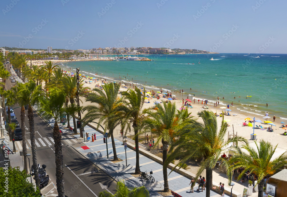 Naklejka premium View of Salou Platja Llarga Beach in Spain during sunny day